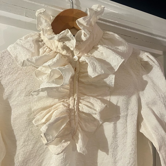 Elegant 100% Silk Ruffled White Blouse - Picture 2 of 4